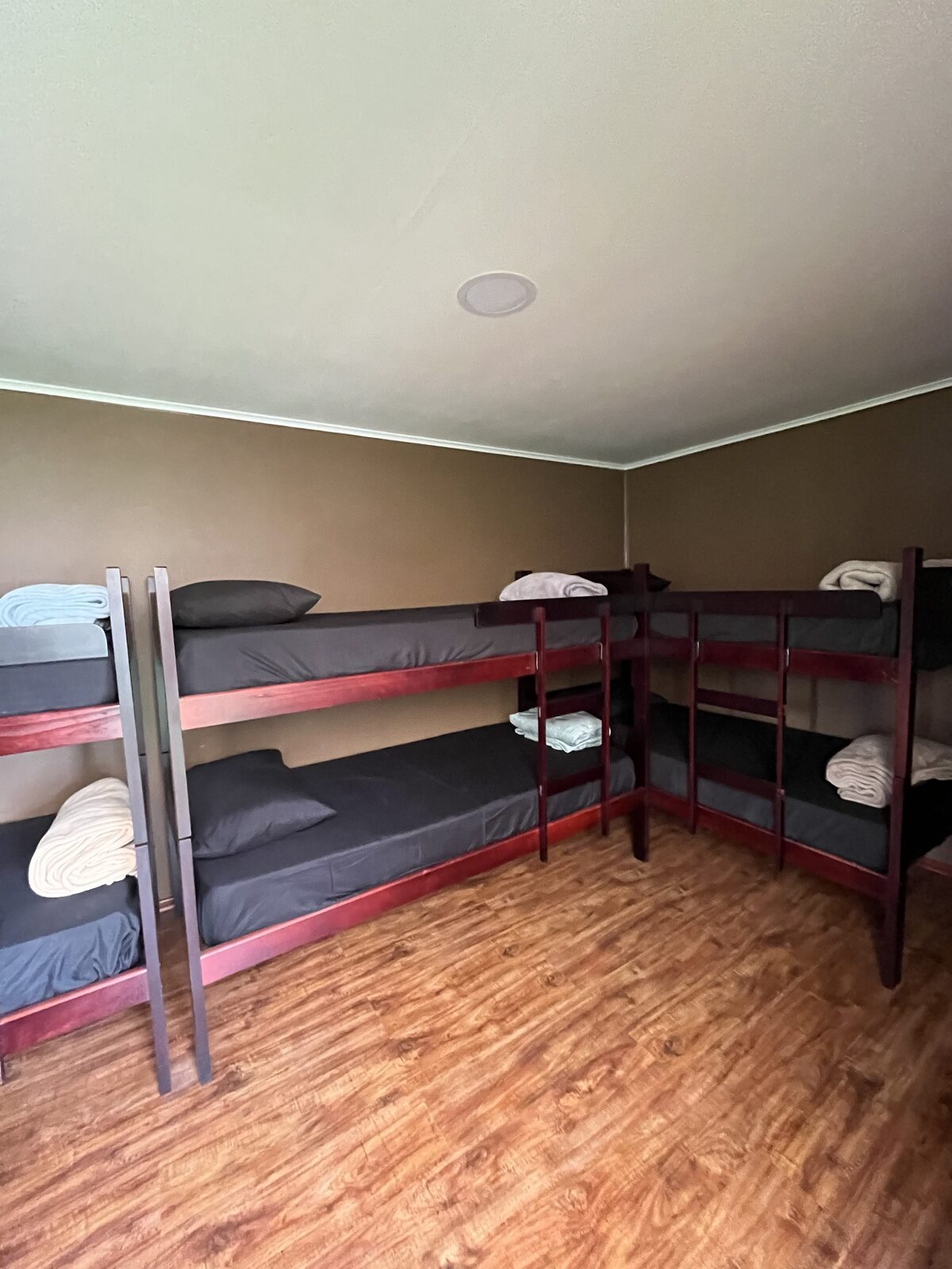 Habitación con camarotes — vista de rincón