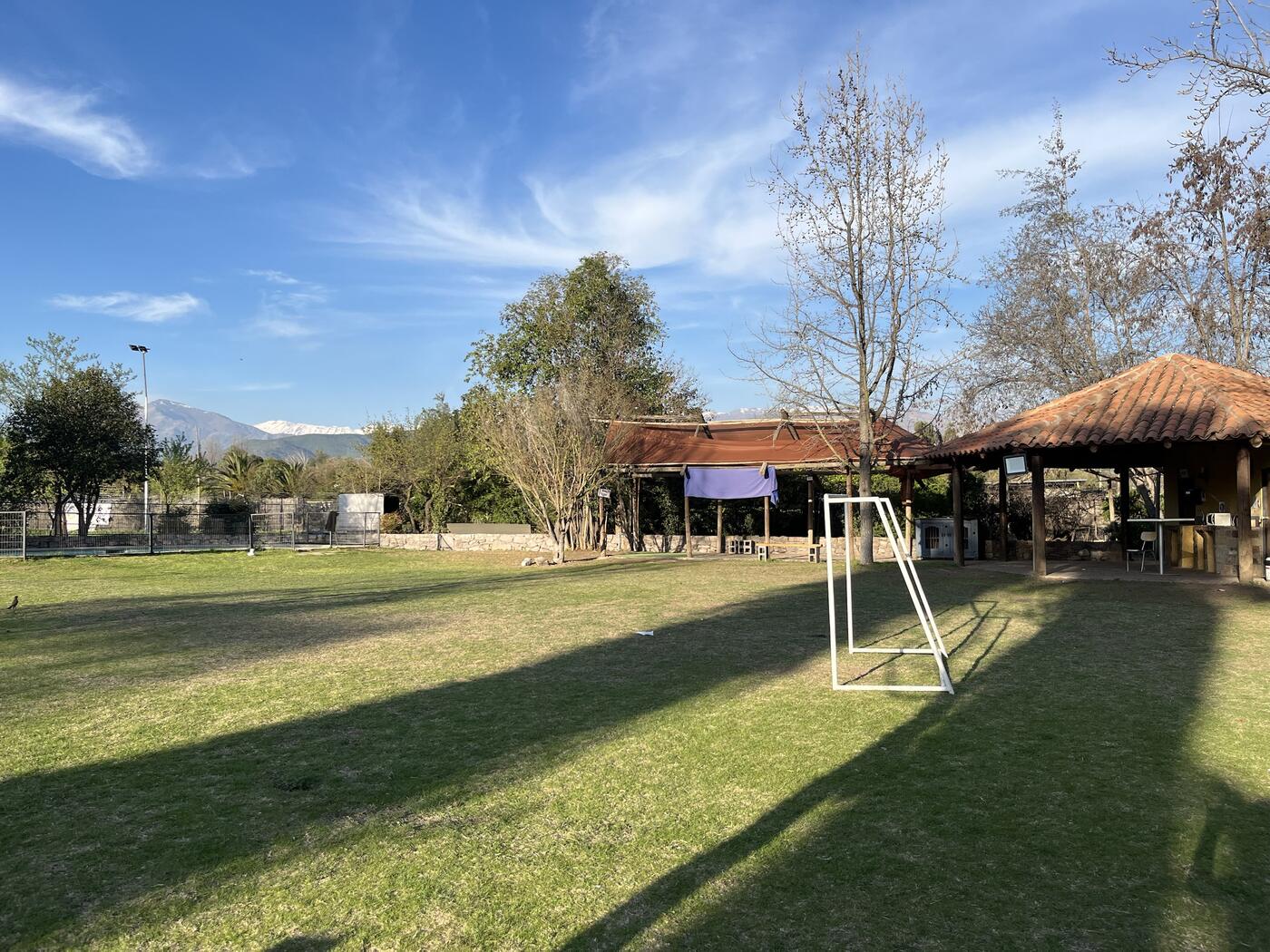 Quincho junto a la piscina